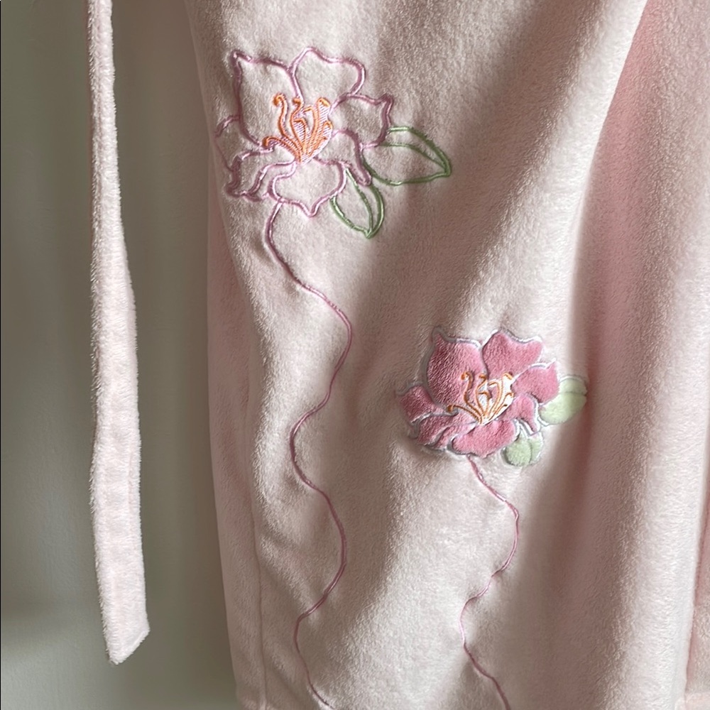 Vanity Fair - Pink Embroidered Robe - Picture 6 of 9